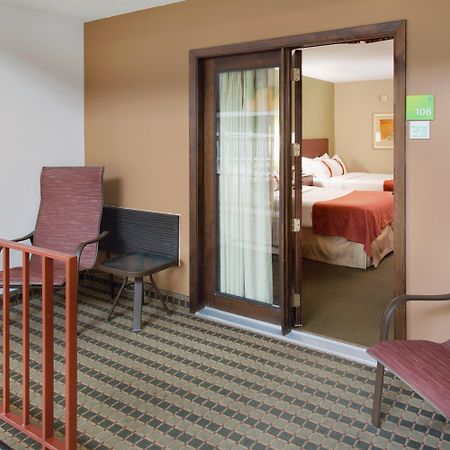 Doubletree By Hilton Austin, Mn Hotel Exterior photo