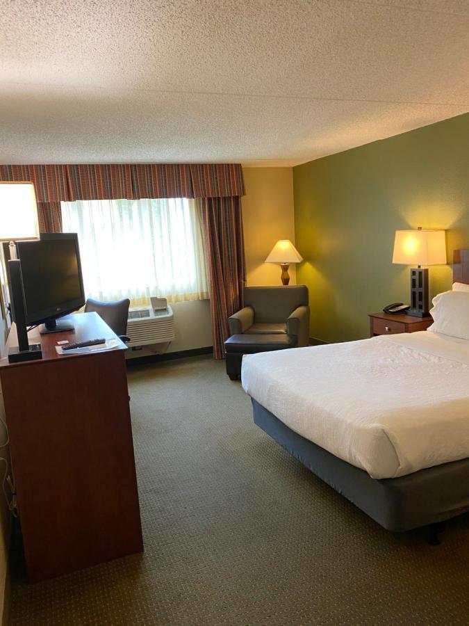 Doubletree By Hilton Austin, Mn Hotel Exterior photo