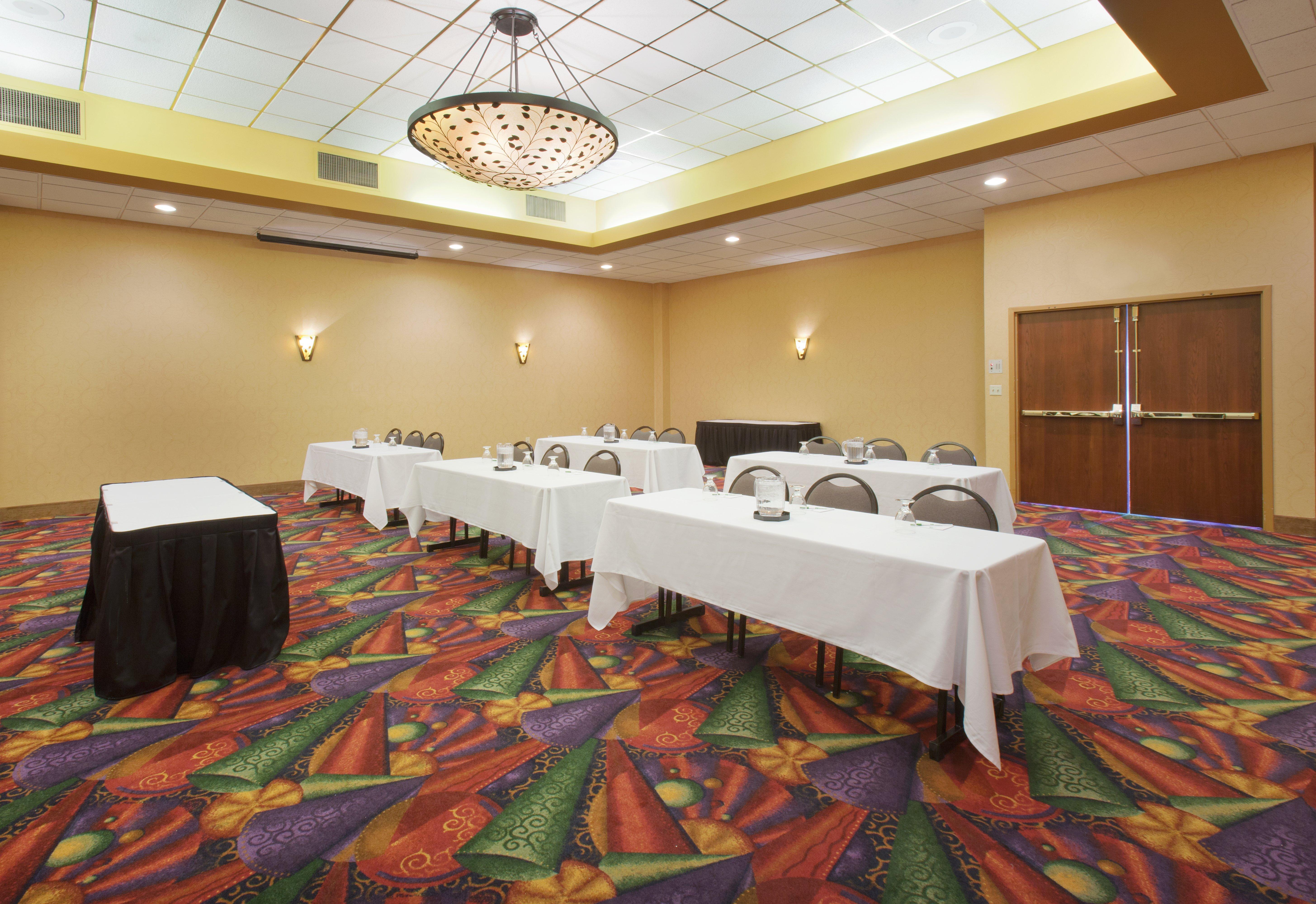 Doubletree By Hilton Austin, Mn Hotel Exterior photo
