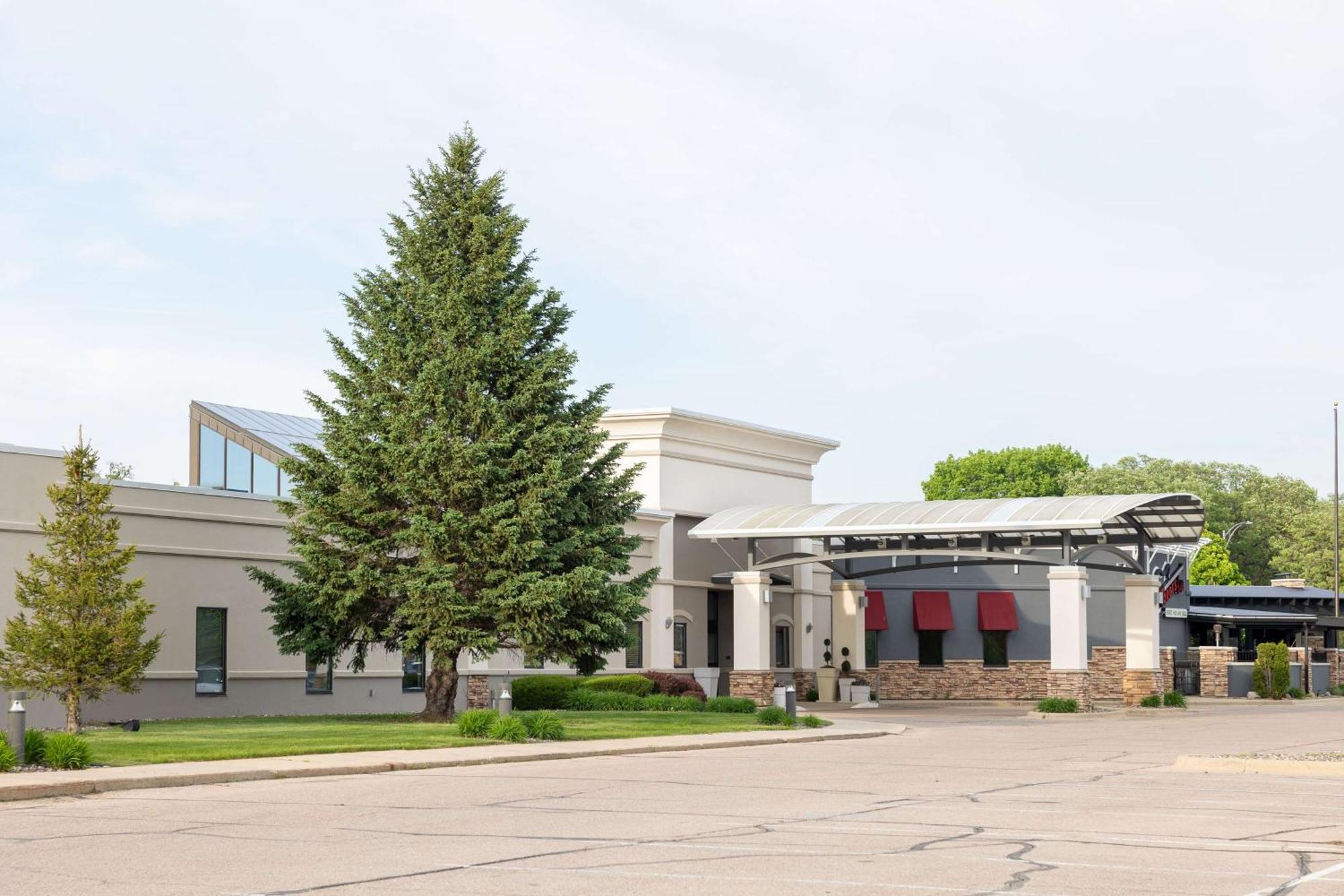 Doubletree By Hilton Austin, Mn Hotel Exterior photo