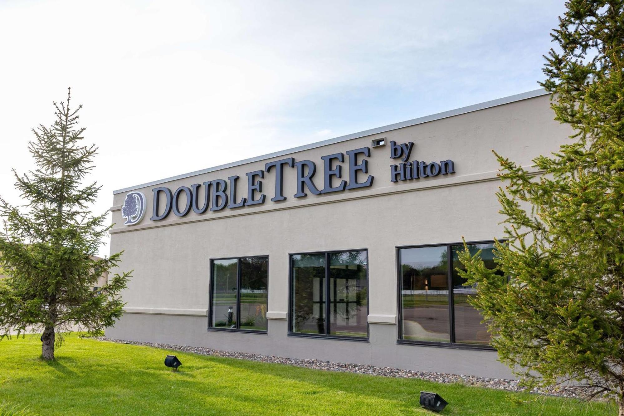 Doubletree By Hilton Austin, Mn Hotel Exterior photo